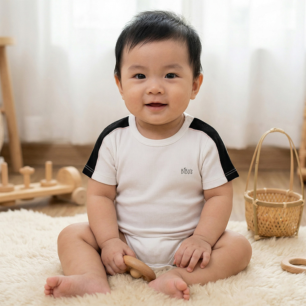 Body tam giác bé trai Bibo's HY 397831 trắng phối đen